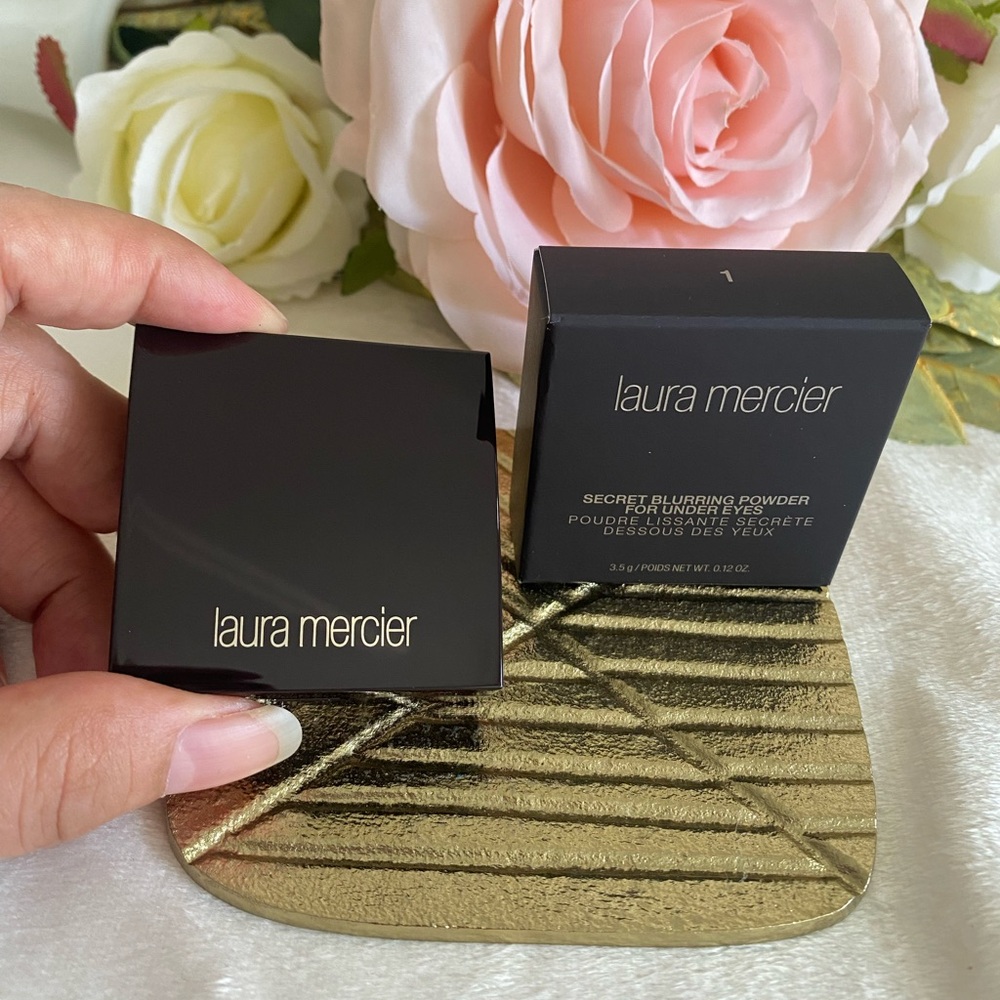 Laura Mercier Secret Blurring Powder for Under Eyes - White - Picture 7 of 7